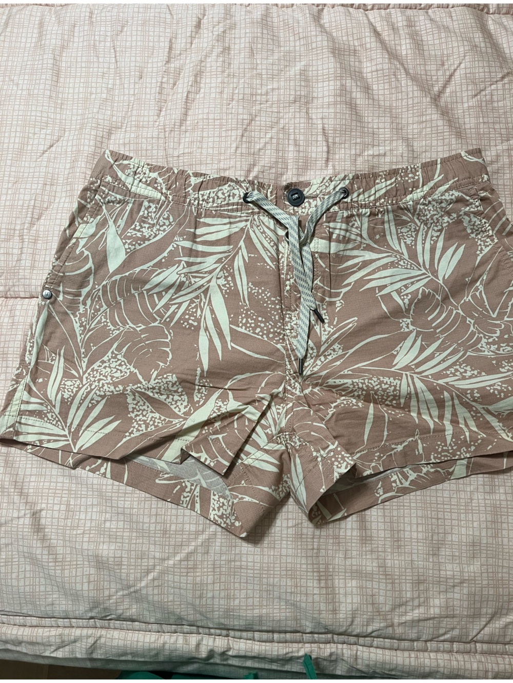 Vuori Beige Tropical-Print Women's Bermuda Shorts. Pink and tan